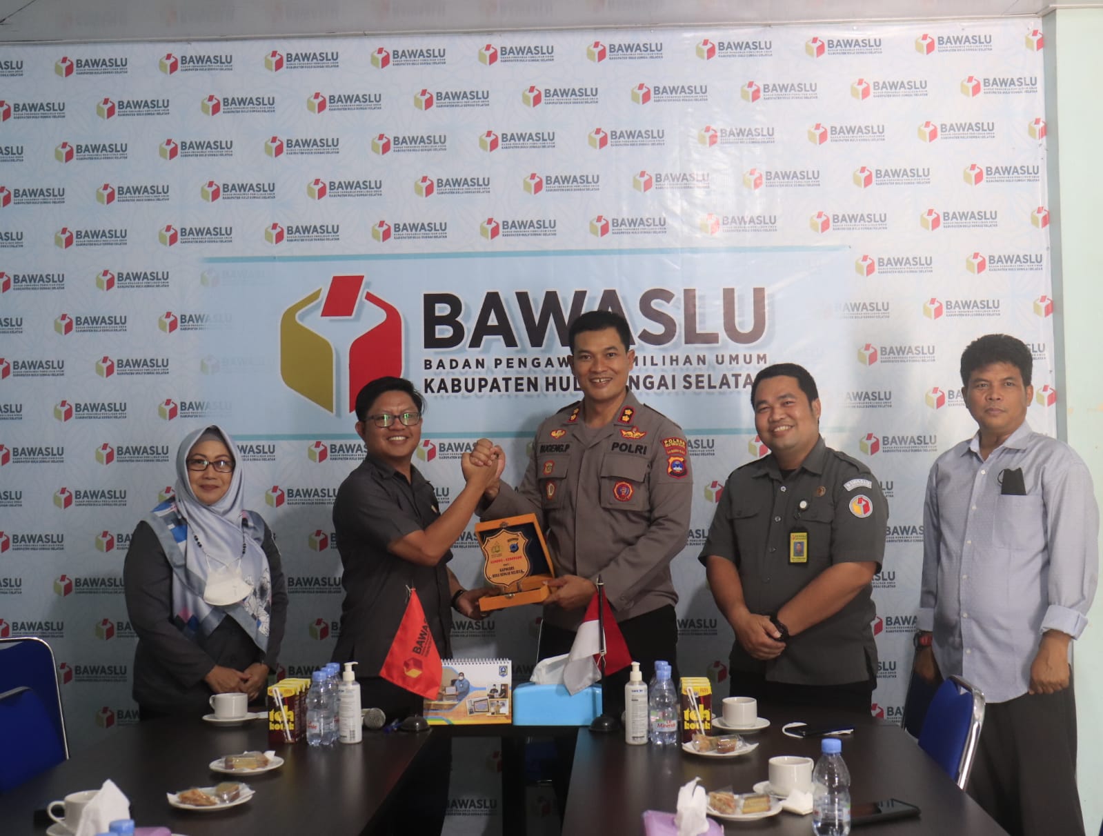 Bawaslu HSS Gelar Rapat Koordinasi Pengawasan Tahapan Pencalonan Anggota DPRD Pada Pemilu Tahun 2024.