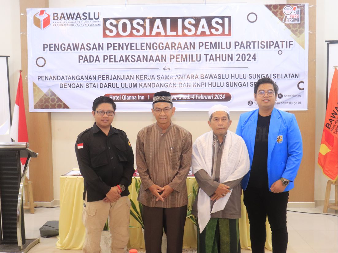 Penandatanganan PKS antara Bawaslu HSS dengan STAI DU dan DPD KNPI HSS