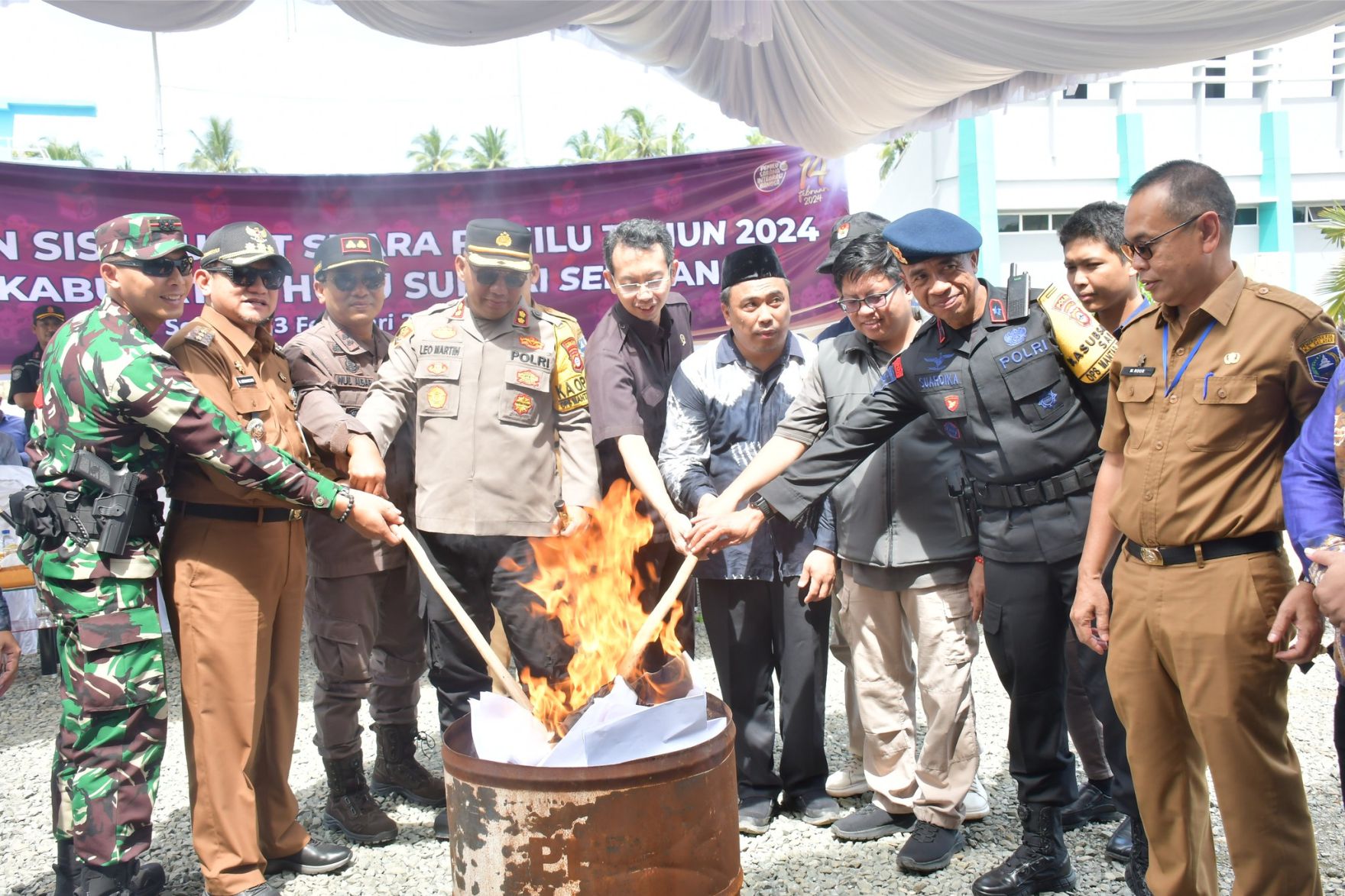 Bawaslu HSS Hadiri Pemusnahan Sisa Surat Suara Pemilu 2024