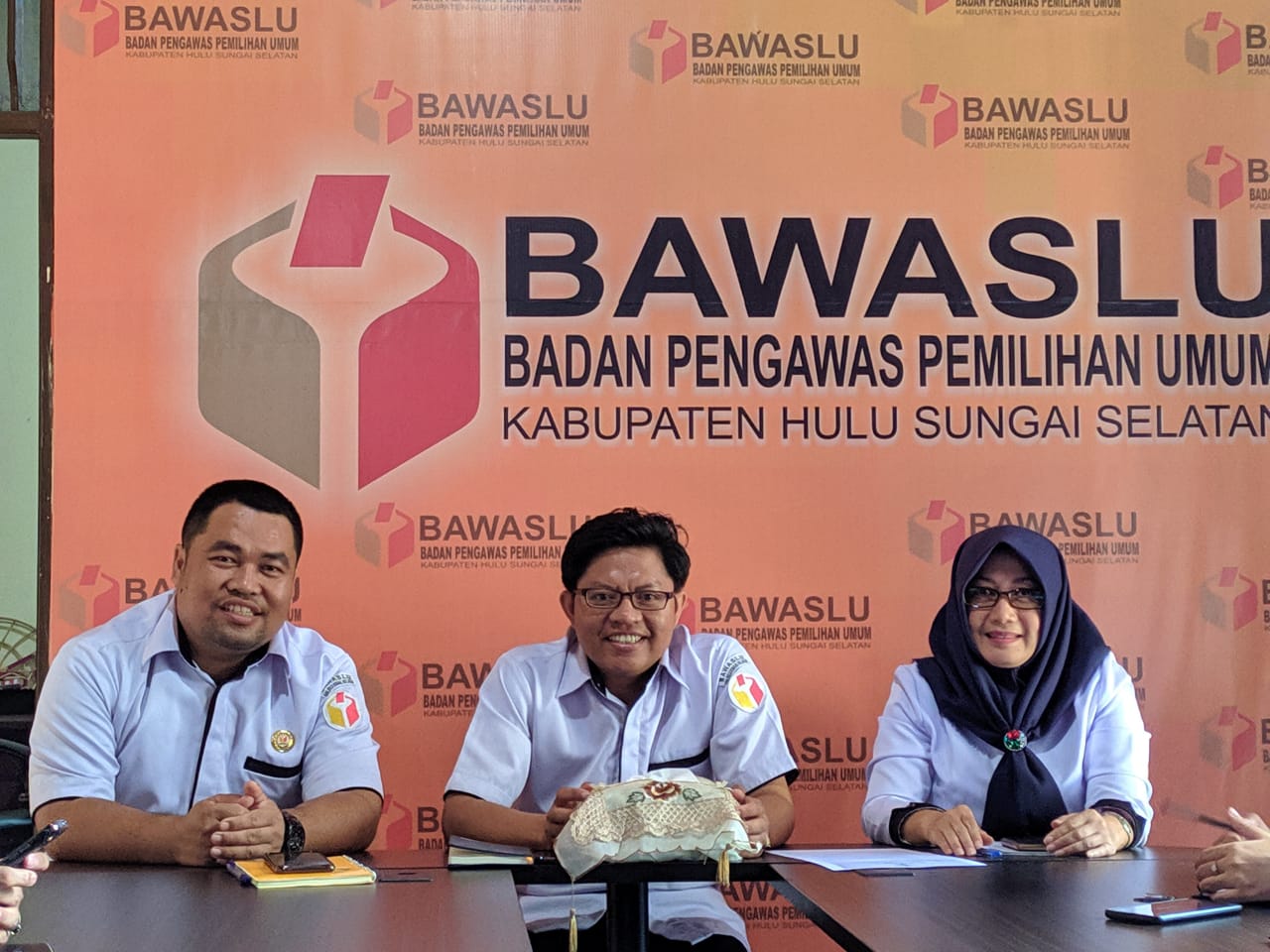 Rapat Rutin BawasluHSS