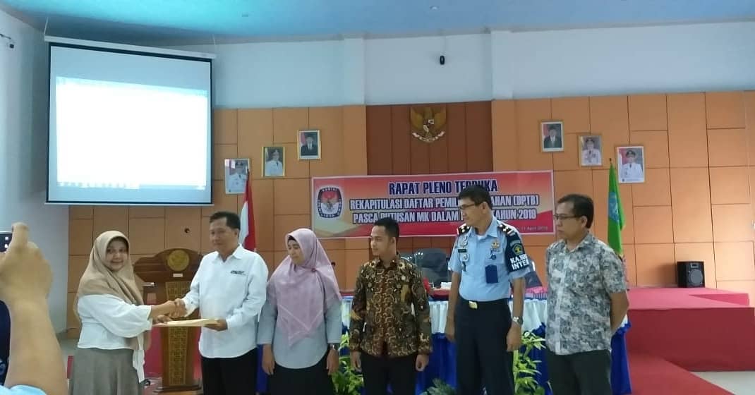 BawasluHSS menghadiri Rapat Pleno Terbuka