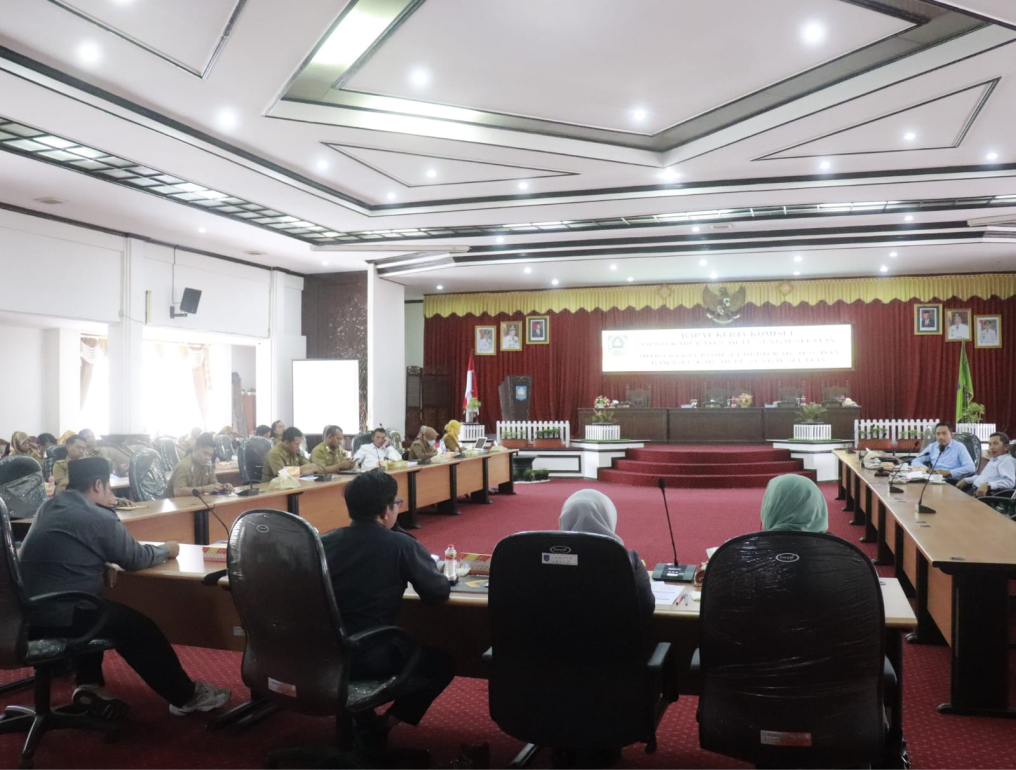 Rapat Dengar Pendapat Komisi I DPRD Kabupaten Hulu Sungai Selatan, Bawaslu HSS Sampaikan Terkait Netralitas ASN.