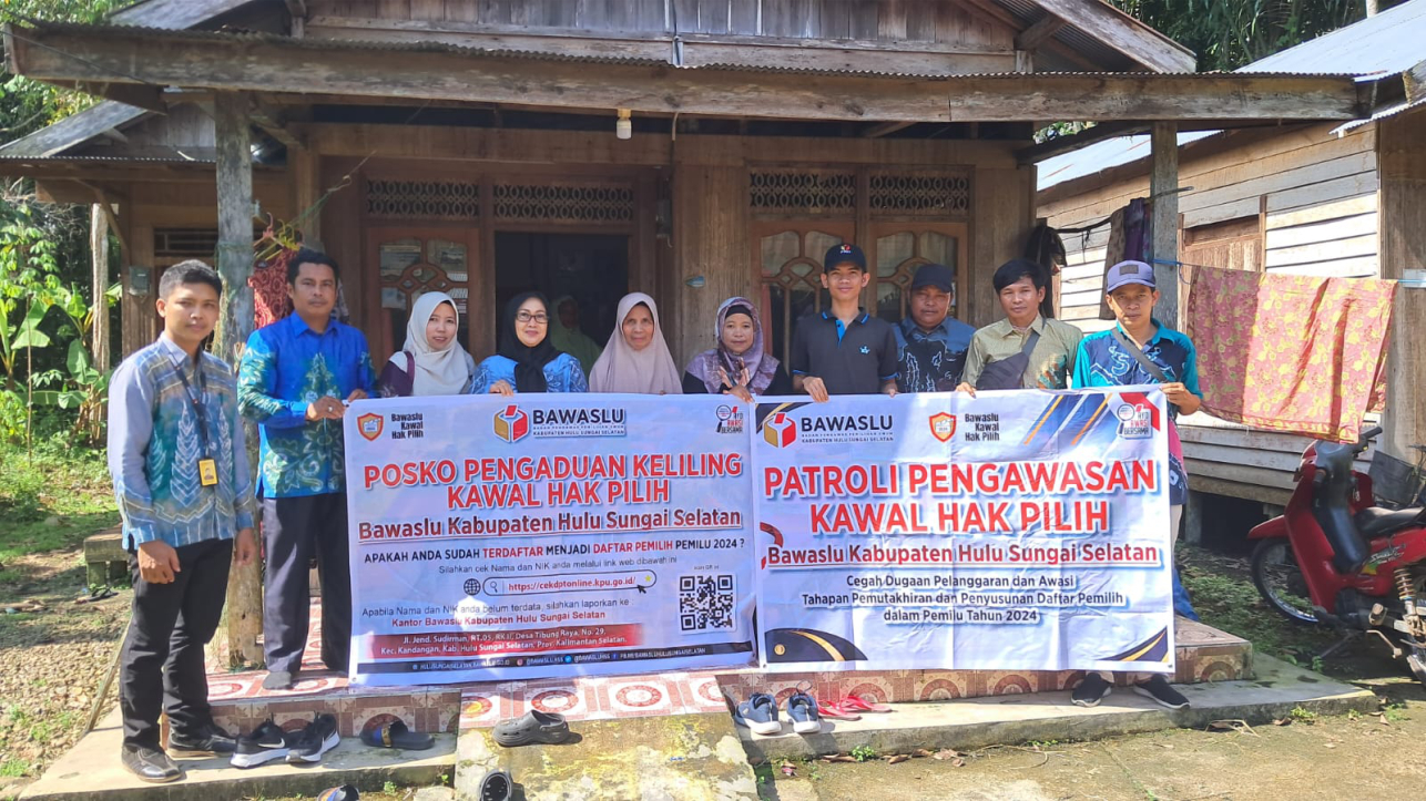 Patroli Pengawasan Edukasi Masyarakat Mengenai Status Hak Pilihnya.