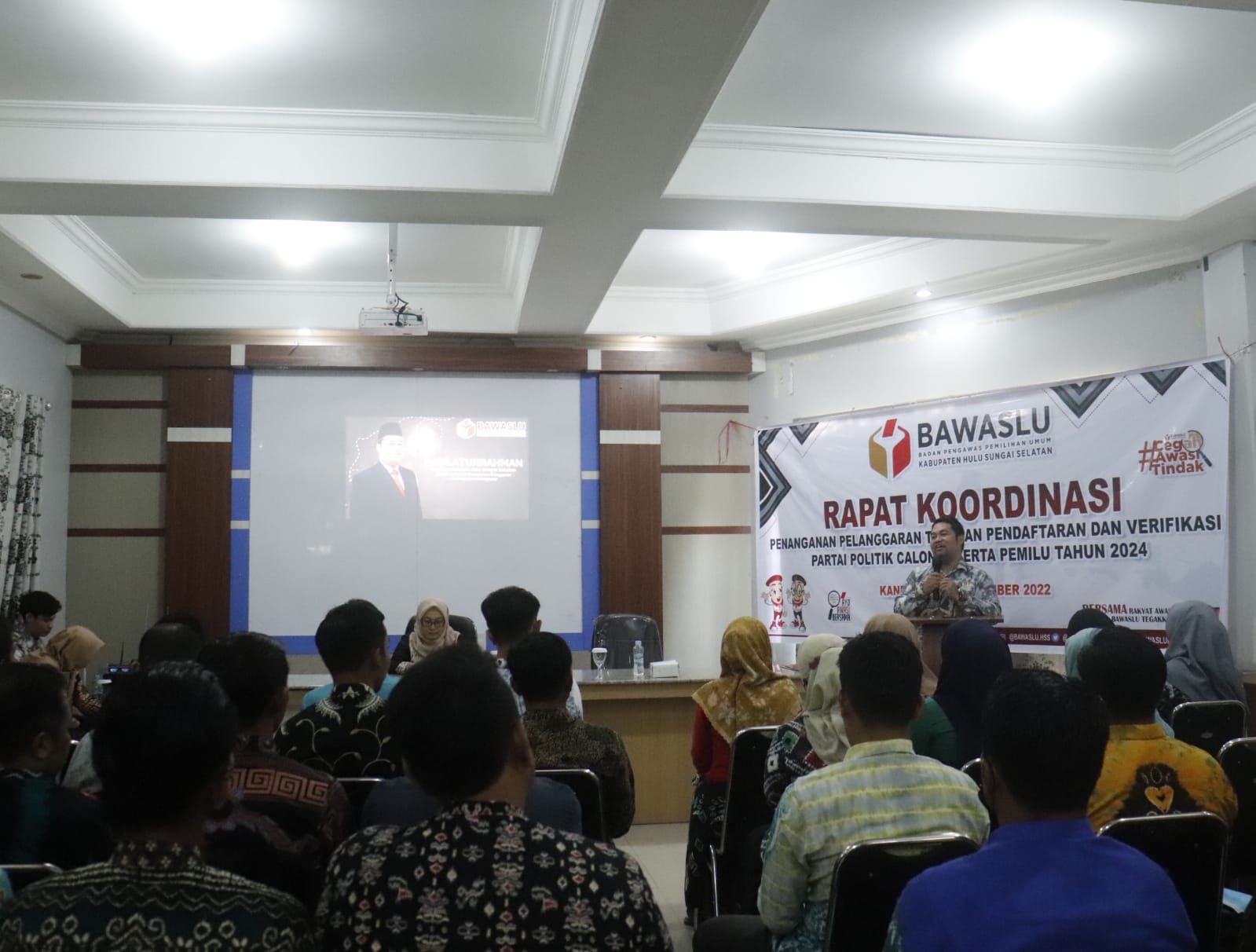Bawaslu HSS Laksanakan Rakor Penanganan Pelanggaran Tahapan Pendaftaran dan Verifikasi Partai Politik Calon Peserta Pemilu Tahun 2024.