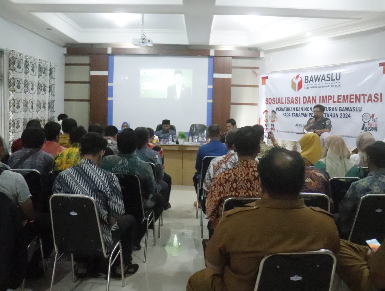 Bawaslu HSS Laksanakan Sosialisasi dan Implementasi Peraturan dan Non Peraturan Bawaslu pada Tahapan Pemilu Tahun 2024