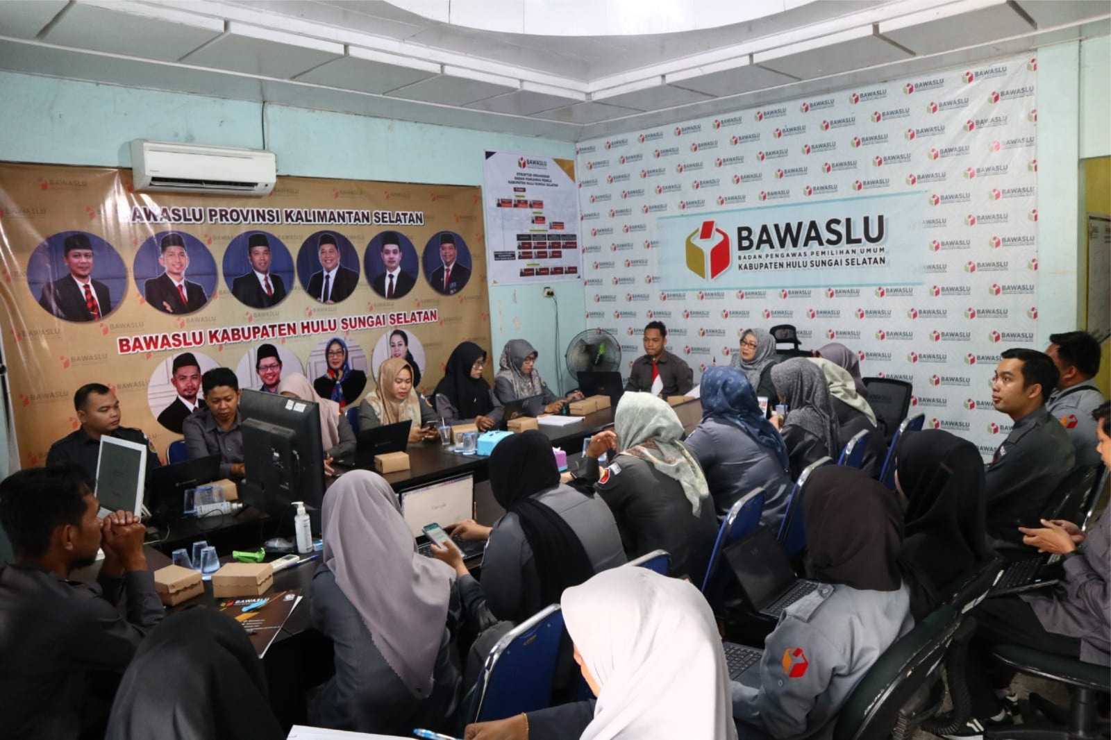 Bawaslu HSS Sampaikan Keputusan RI terkait Pedoman Pelaksanaan Pencegahan - Pembuatan Form C Online