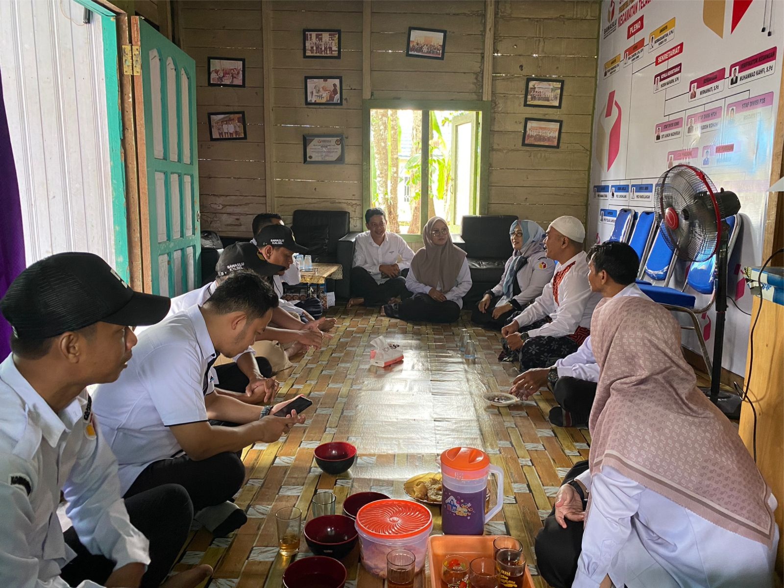 Bawaslu HSS Turun Kelapangan Laksanakan Sosialisasi Netralitas Kepala Desa ke APDESI