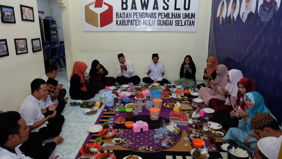Buka Puasa Bersama BawasluHSS