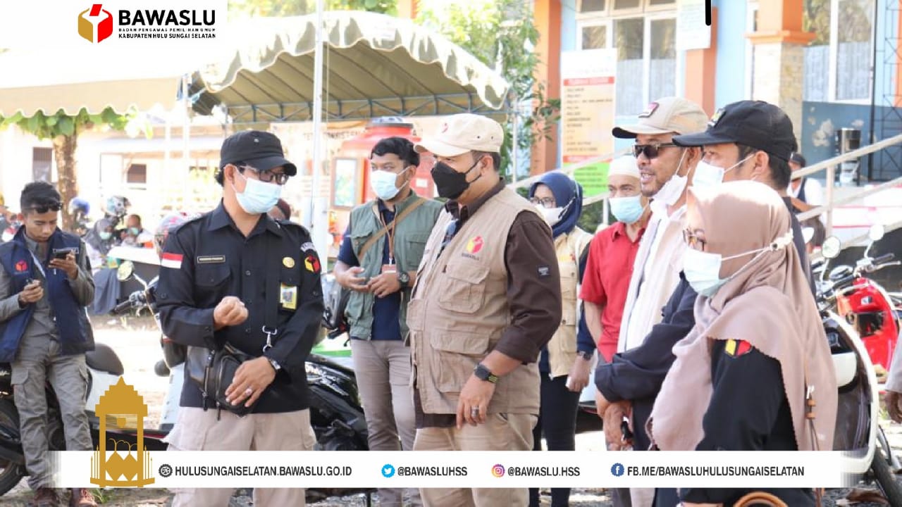 Pengawasan PSU Pilgub Kalsel : Bawaslu HSS Dampingi Afifuddin