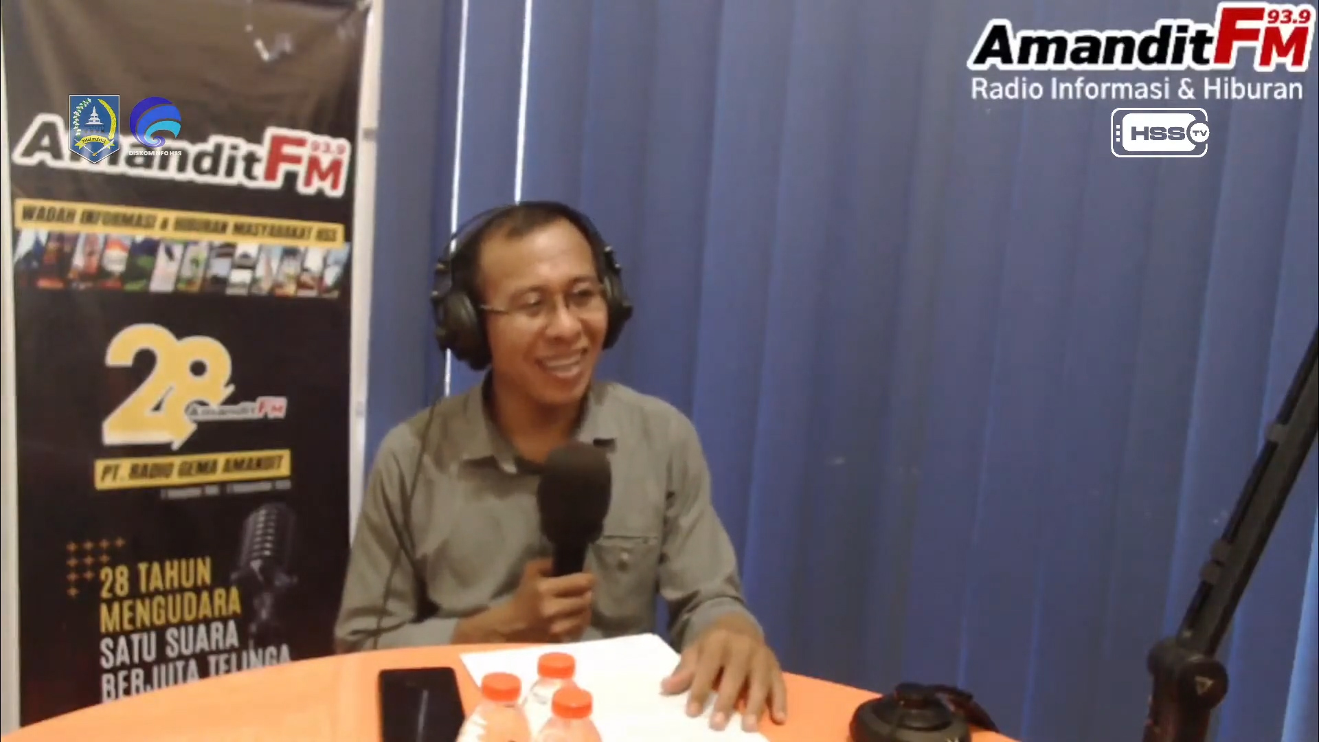 Bawaslu HSS hadiri program radio Bupati menjawab di Stasiun Radio Amandit FM 93,3 Kandangan