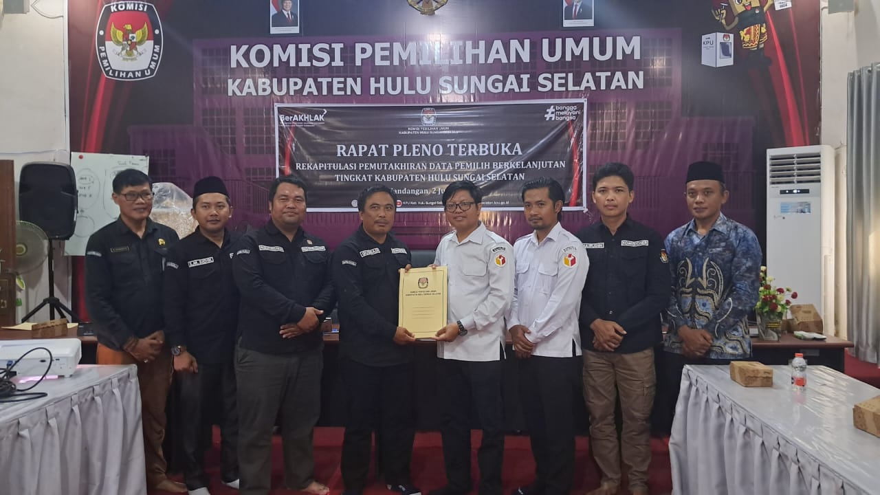Bawaslu HSS Hadiri Rapat Pleno PDPB Triwulan II 2025
