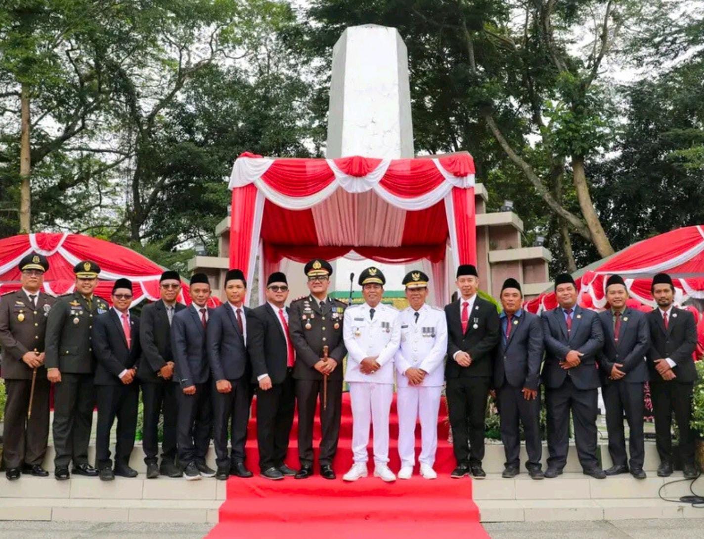 Bawaslu HSS Hadiri Upacara HUT RI ke-80 Tahun