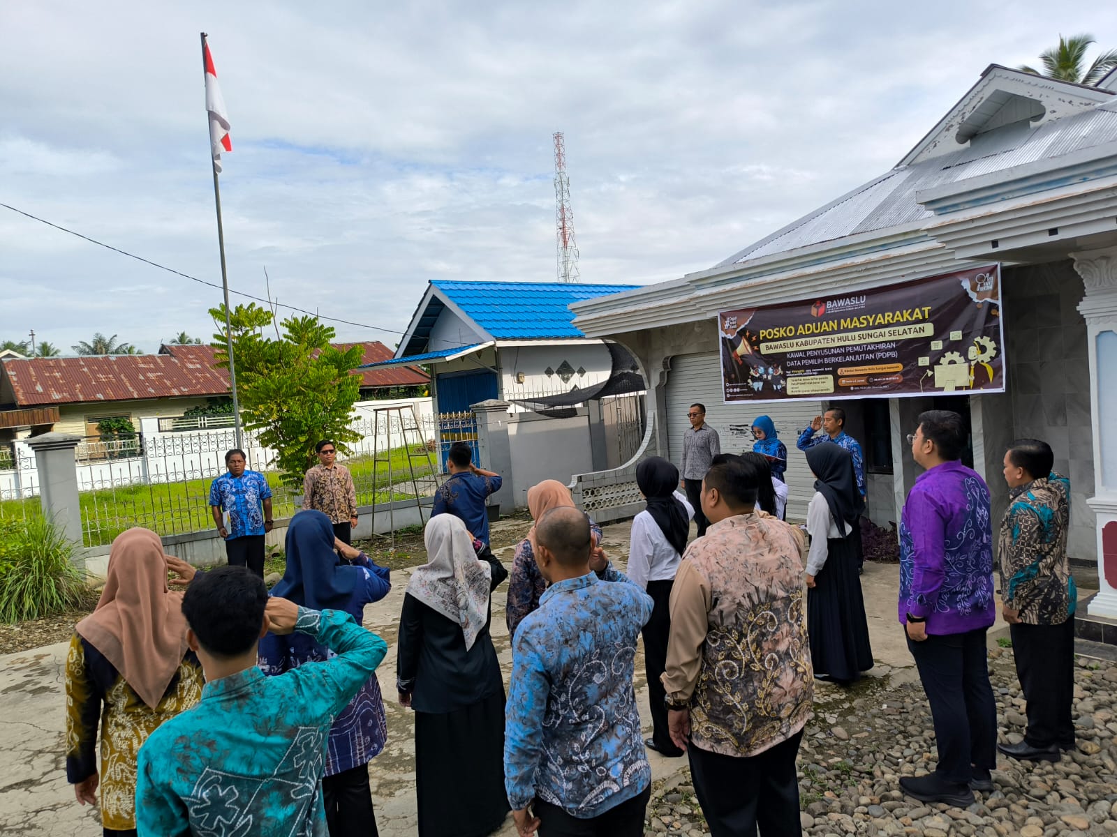 Apel Pagi, Ketua Bawaslu HSS Berpesan untuk Terus Tingkatkan Semangat Kerja