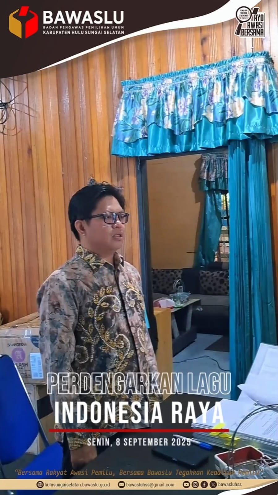 Bawaslu HSS Perdengarkan Lagu Indonesia Raya di Hari Senin
