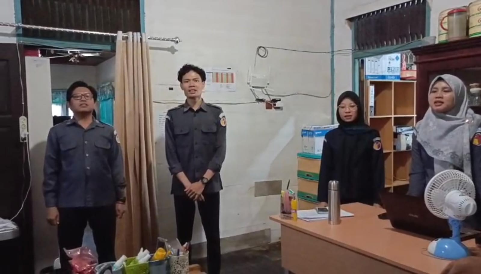 Bawaslu HSS Menyanyikan Lagu Indonesia Raya di Hari Senin