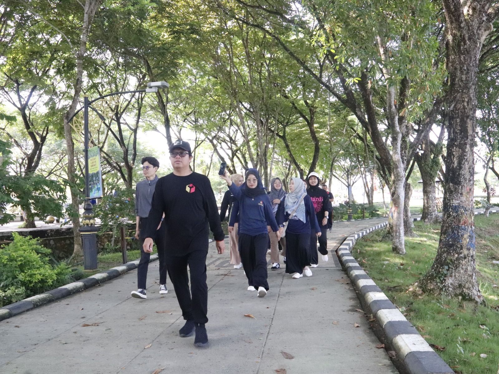 Jumat Sehat, Joging Bersama Jajaran Bawaslu Kabupaten Hulu Sungai Selatan