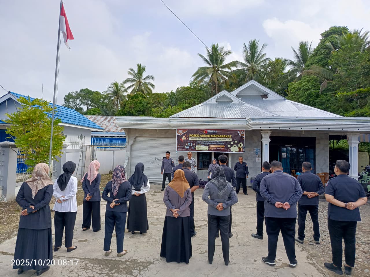 Awali Pekan dengan Semangat, Bawaslu HSS Gelar Apel Pagi