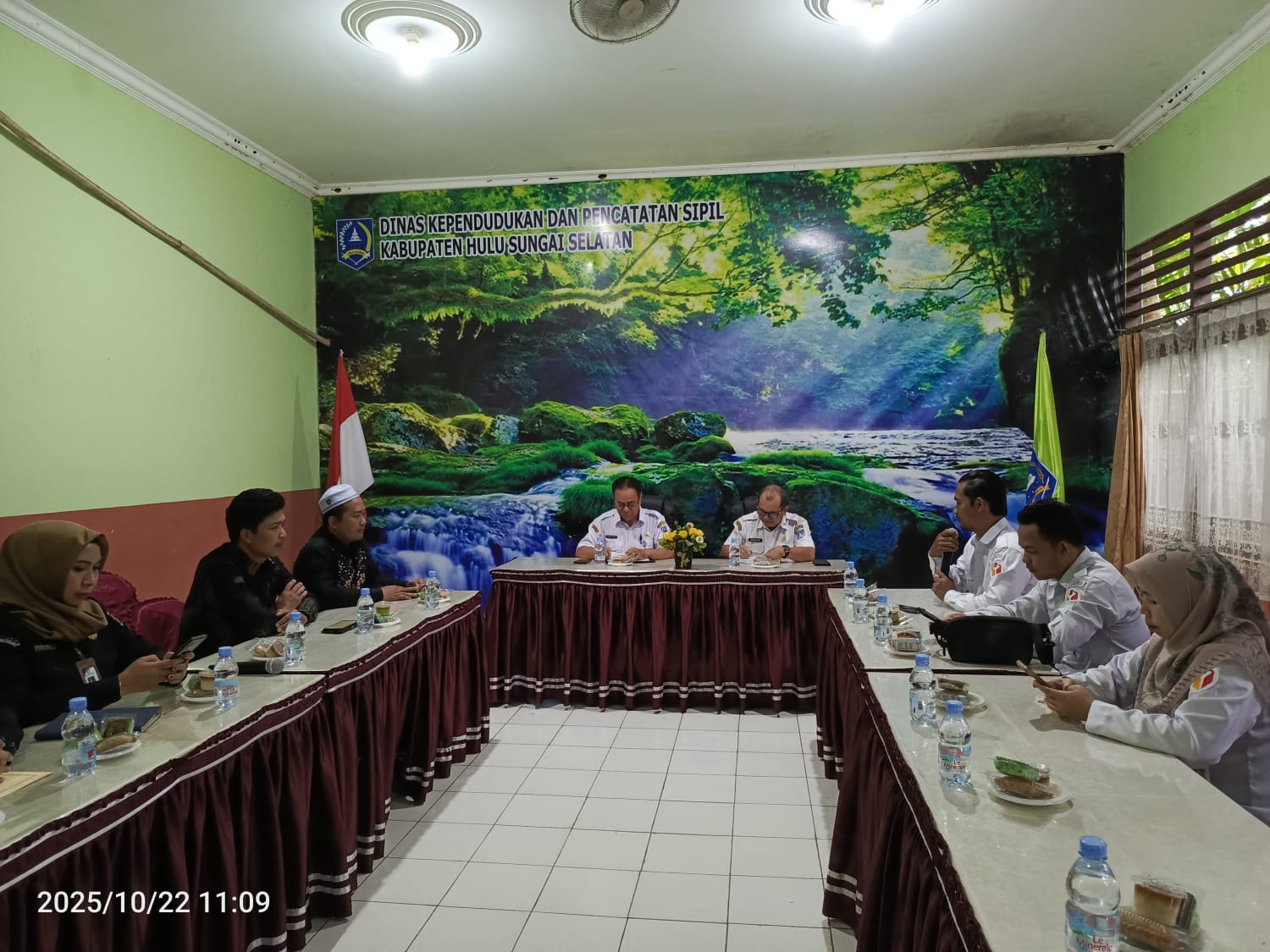 Bahas Akurasi Data Pemilih, Bawaslu HSS Lakukan Audiensi Ke Disdukcapil HSS