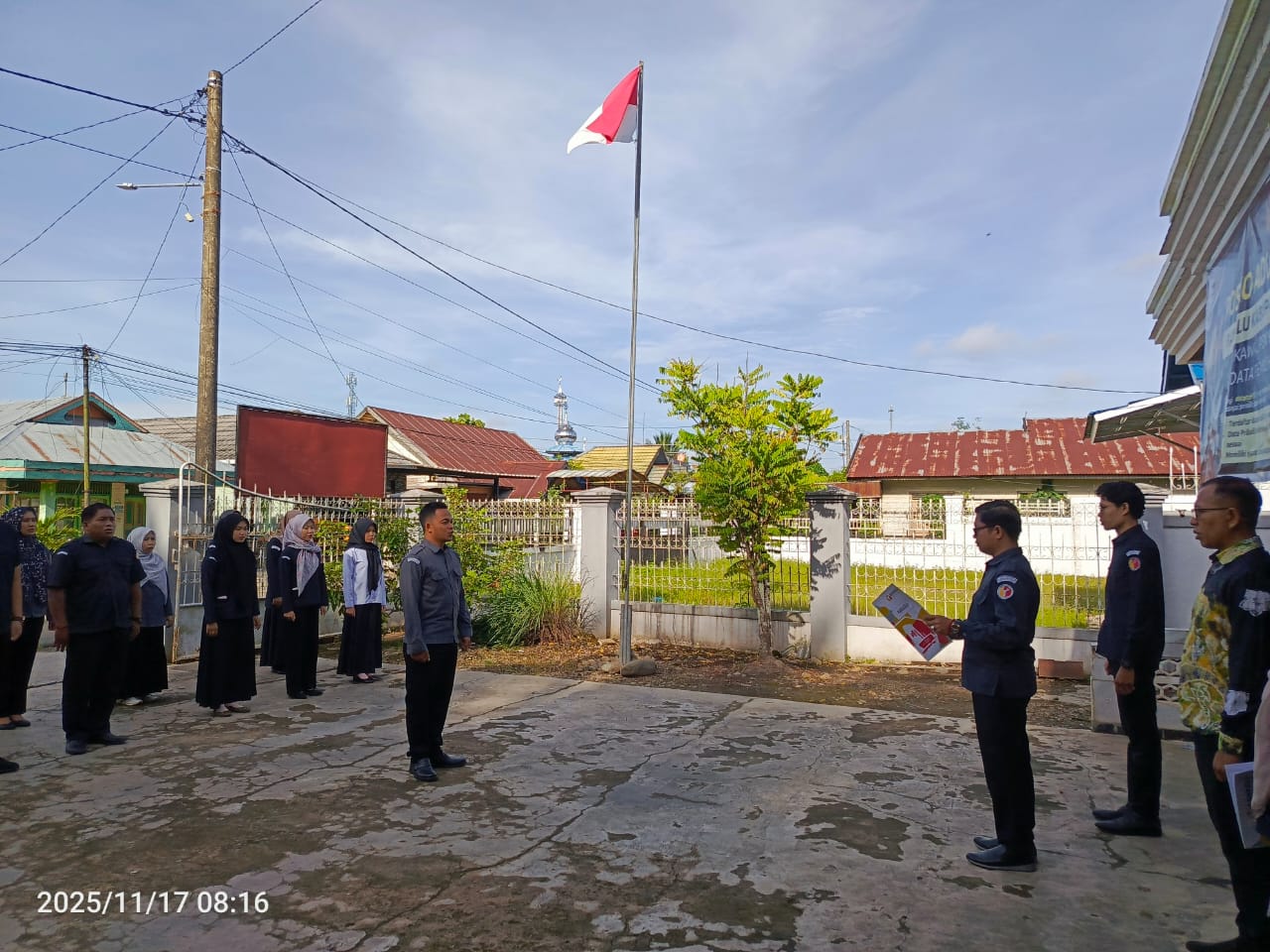 Apel Pagi Bangun Disiplin di Lingkungan Bawaslu Hulu Sungai Selatan
