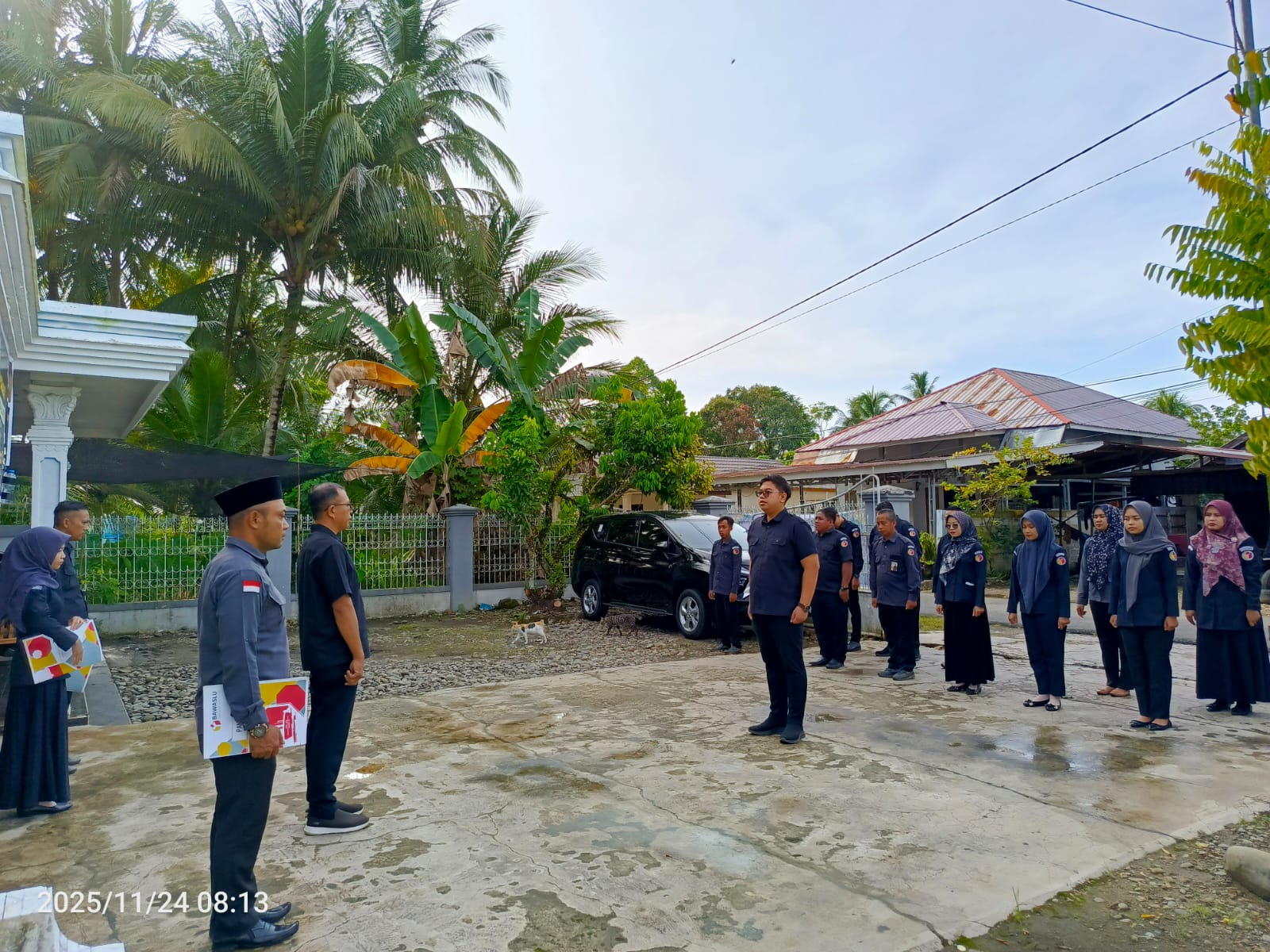 Bawaslu HSS Terus Tingkatkan Disiplin, Kebersamaan, dan Semangat dalam Menjalankan Tugas Pengawasan