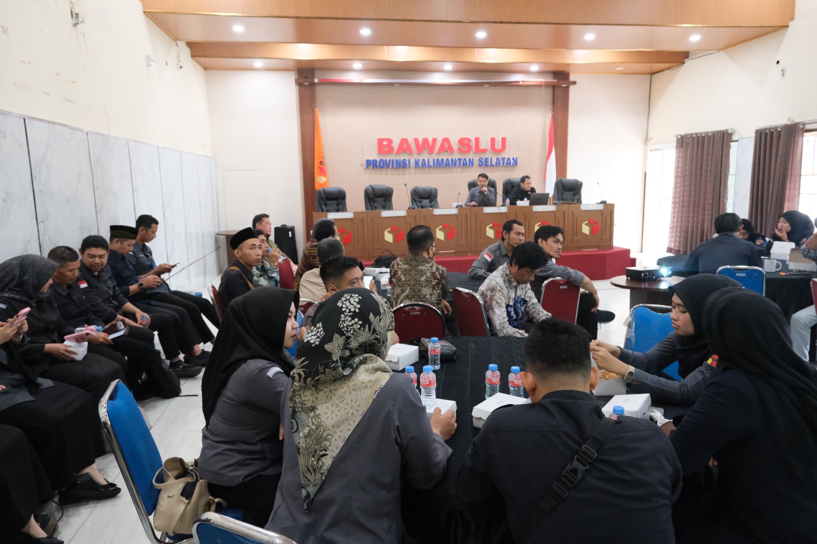 Koordinasi Pengawasan PDPB dan Penyusunan Laporan Akhir Tahun 2025 Dibahas di Bawaslu Kalsel