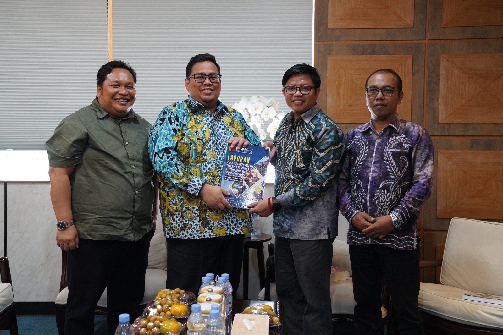 Ketua Bawaslu HSS Sampaikan Laporan Penguatan Kelembagaan ke Bawaslu RI