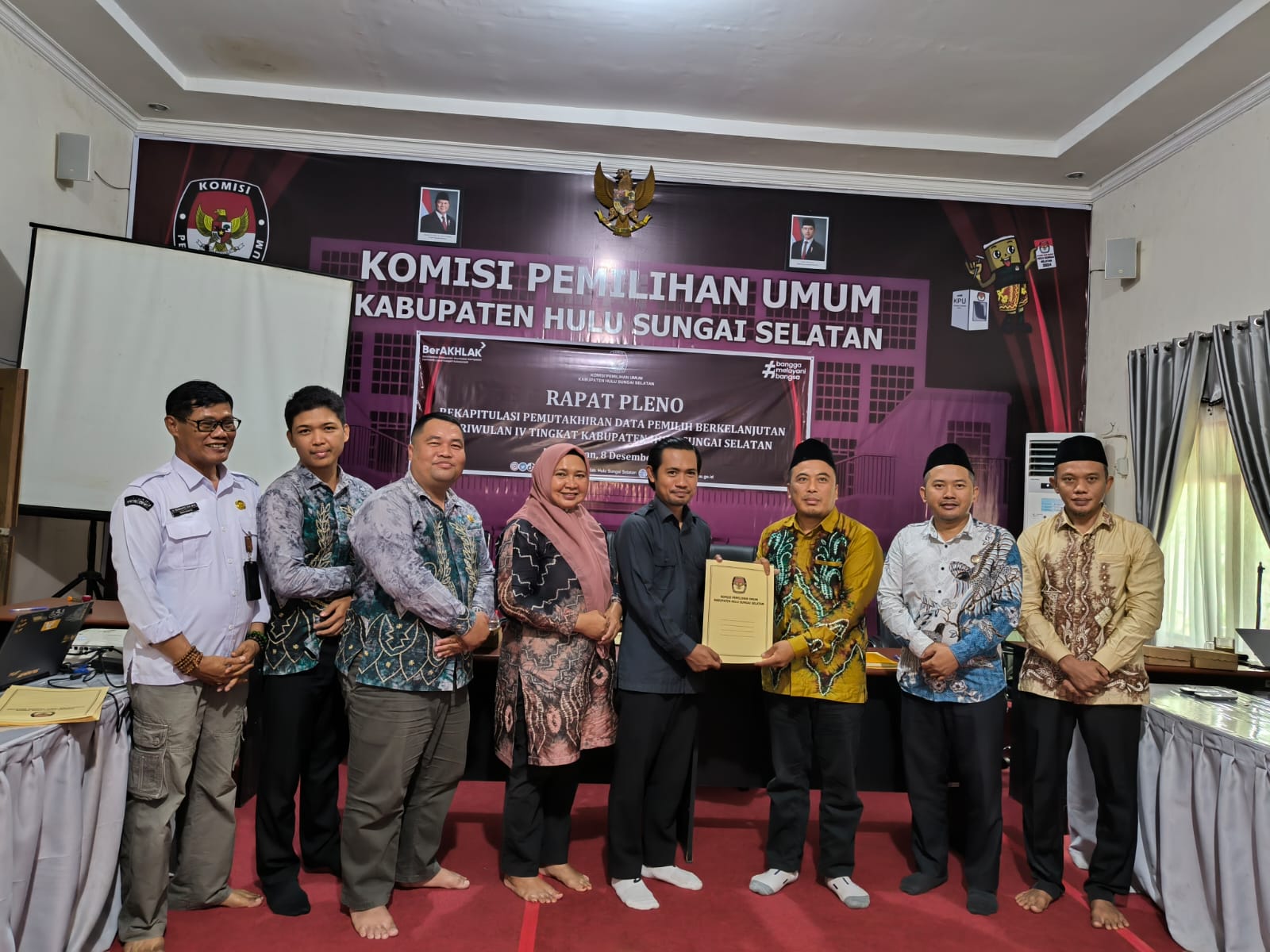 Rekapitulasi Data Pemilih Triwulan IV, Bawaslu HSS Hadir Awasi Proses