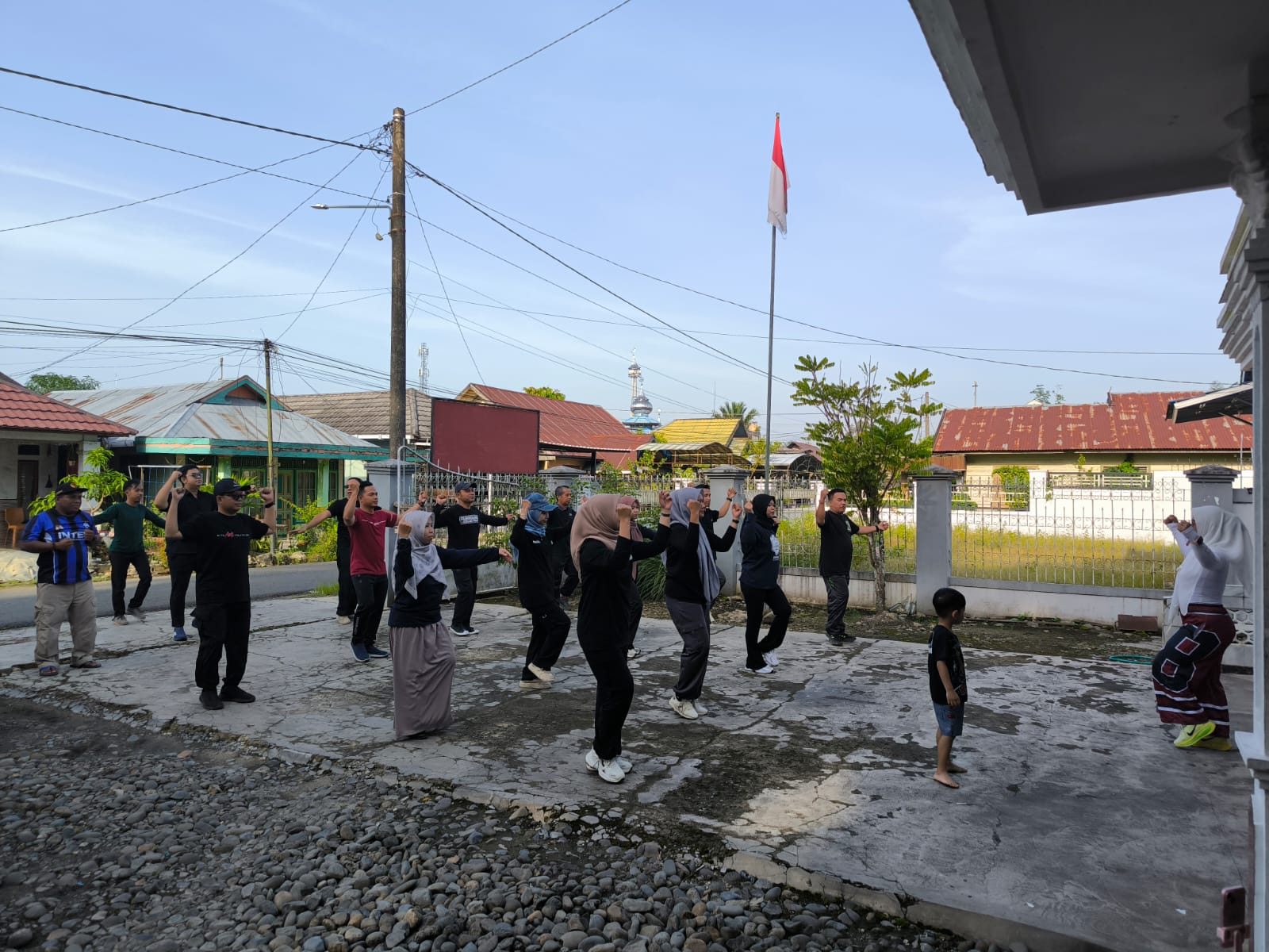 Jumat Sehati : Senam Bersama Bawaslu HSS