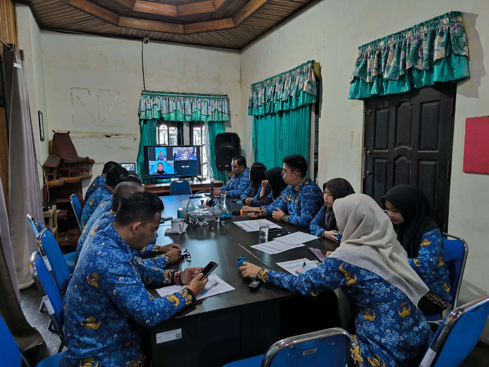 Penguatan Koordinasi Internal, Rapat Sekretariat Bahas Laporan Kinerja Divisi