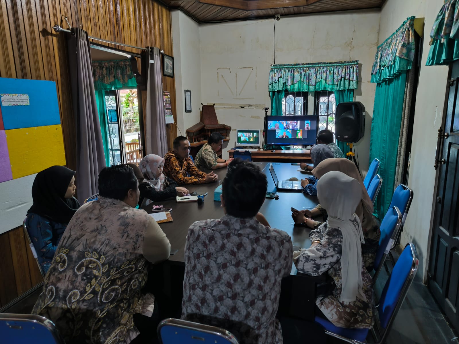 Rapat Mingguan Bawaslu HSS Bahas Fokus dan Agenda Kerja