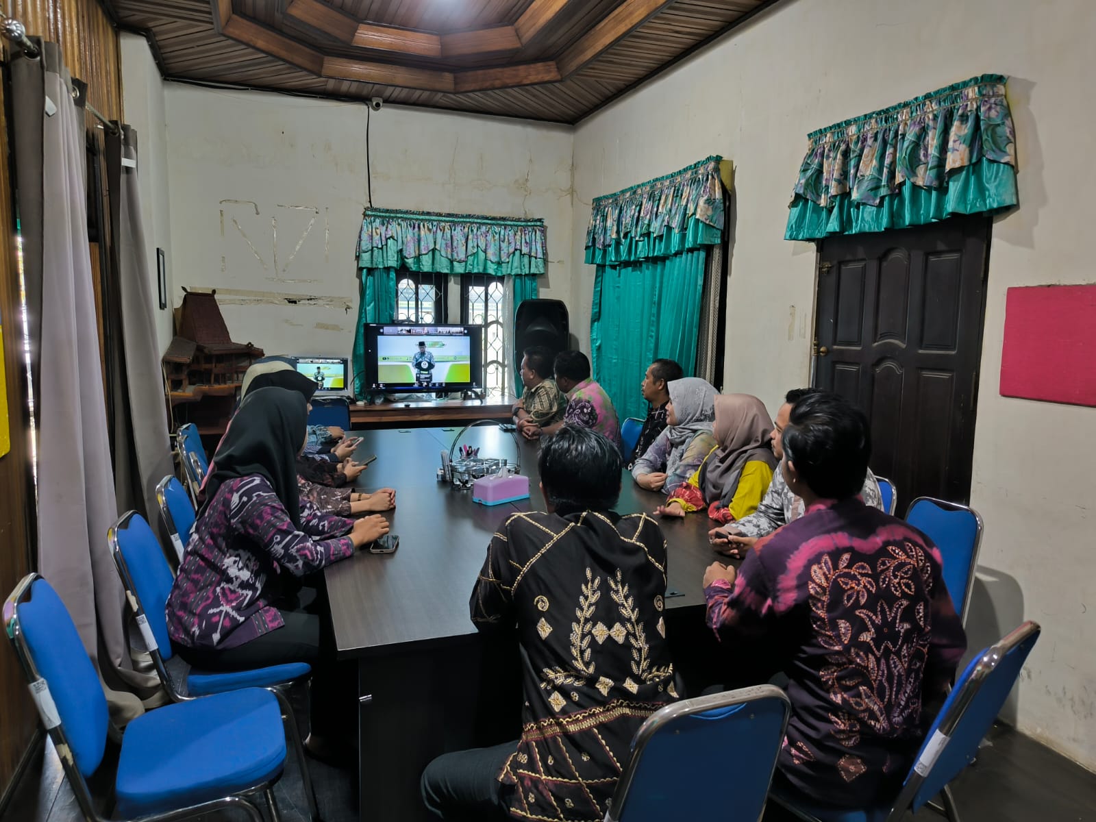 Semarak HUT Ke-18, Bawaslu HSS Hadiri Peringatan Daring Bersama Bawaslu RI