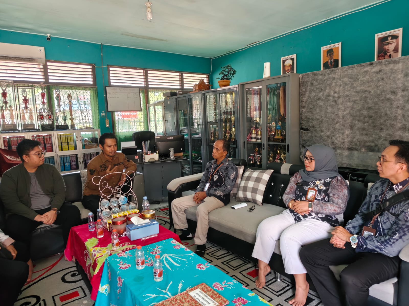 Koordinasi dengan SLB Kandangan, Bawaslu HSS Siapkan Sosialisasi bagi Pemilih Pemula