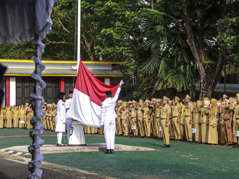 Ketua Bawaslu HSS Hadiri Upacara Harkitnas dan Hari Lahir Pancasila, Perkuat Semangat Persatuan di Era Digital