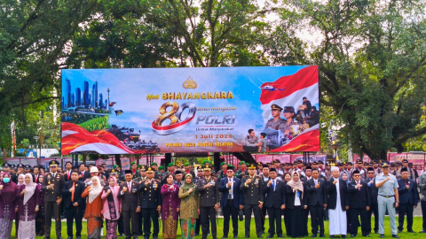 Hadiri Hari Bhayangkara ke-80, Bawaslu HSS Perkuat Sinergi Menjaga Demokrasi