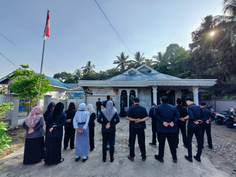 Apel Pagi Bawaslu HSS Bahas Kesiapan Menyambut HUT Ke-81 Kemerdekaan RI
