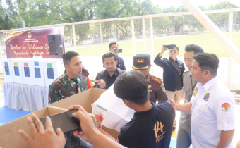 Bawaslu HSS Hadiri Sosialisasi dan Simulasi Pemungutan dan Penghitungan Suara