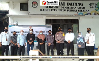 Pengawasan Pembukaan Kotak Suara dan Pengambilan Data