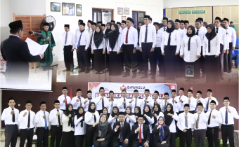 Sah, 33 Orang Anggota Panwaslu Kecamatan Se-HSS Resmi Dilantik