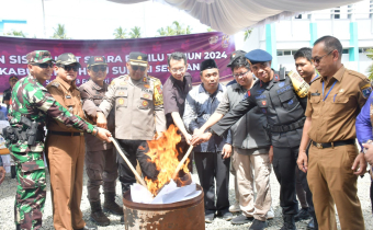 Bawaslu HSS Hadiri Pemusnahan Sisa Surat Suara Pemilu 2024