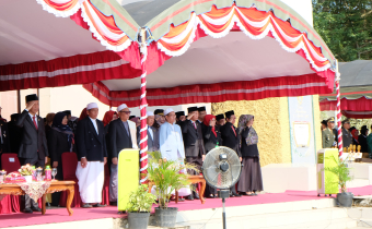 Peserta Upacara Kemerdekaan di Hibur Polisi Cilik