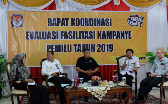 Evaluasi Fasilitasi Kampanye, Ketua BawasluHSS jadi Narasumber