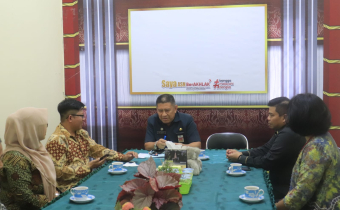 Bawaslu HSS Didampingi Kasek Provinsi Kalsel Audiensi dengan Kepala BKPSDM HSS