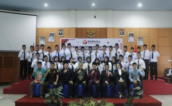 Sebanyak 33 Orang Panwaslu Kecamatan se-Kabupaten HSS Dilantik
