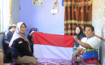 Sukseskan Gerakan Pembagian dan Pengibaran Bendera Merah Putih