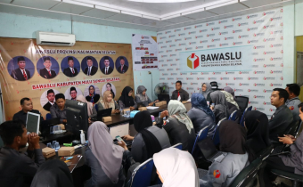 Bawaslu HSS Sampaikan Keputusan RI terkait Pedoman Pelaksanaan Pencegahan - Pembuatan Form C Online