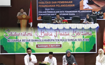 Bawaslu HSS Laksanakan Evaluasi dan Buka Puasa Bersama Panwascam se-HSS