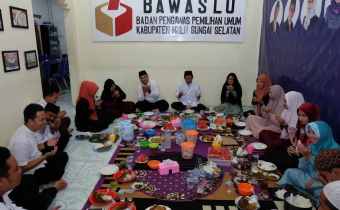 Buka Puasa Bersama BawasluHSS