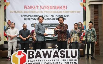 Bawaslu HSS Raih 3 Penghargaan Sekaligus Tingkat Kabupaten/Kota Se-Provinsi Kalimantan Selatan