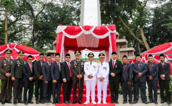 Bawaslu HSS Hadiri Upacara HUT RI ke-80 Tahun