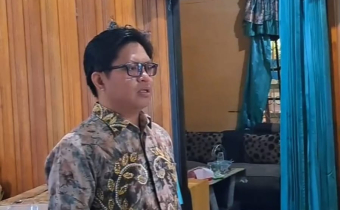 Bawaslu HSS Perdengarkan Lagu Indonesia Raya di Hari Senin